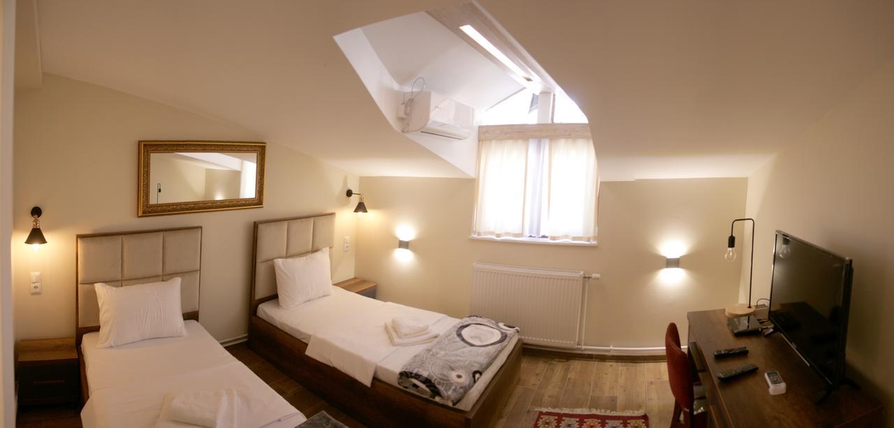 Saray Hotel Prizren Luaran gambar
