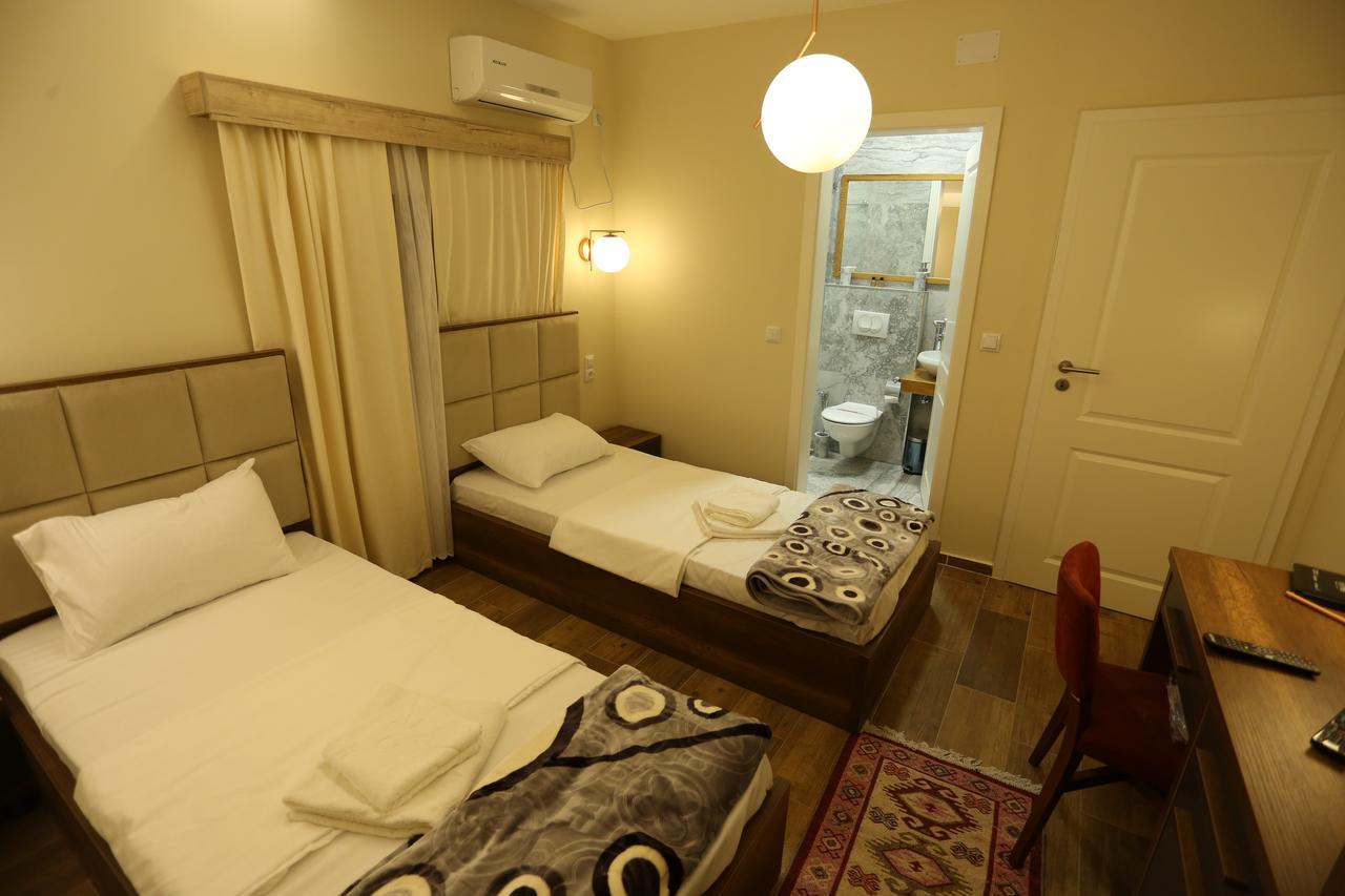 Saray Hotel Prizren Luaran gambar