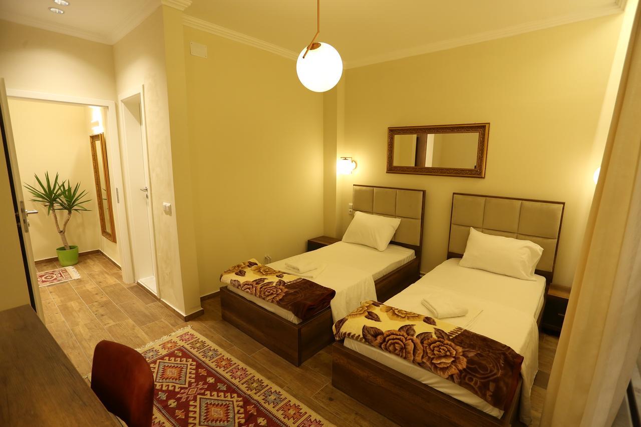 Saray Hotel Prizren Luaran gambar