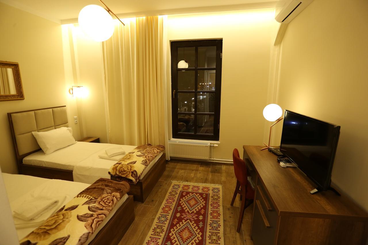 Saray Hotel Prizren Luaran gambar