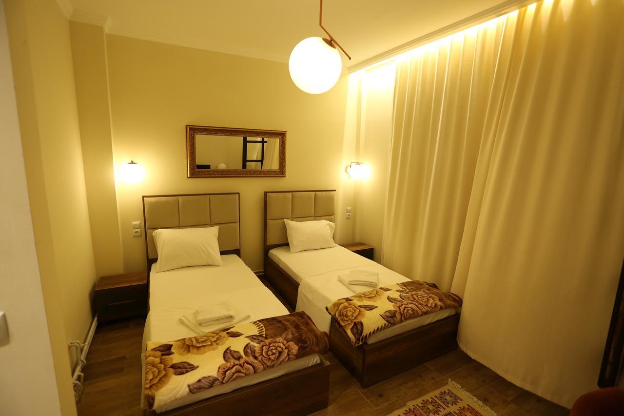 Saray Hotel Prizren Luaran gambar