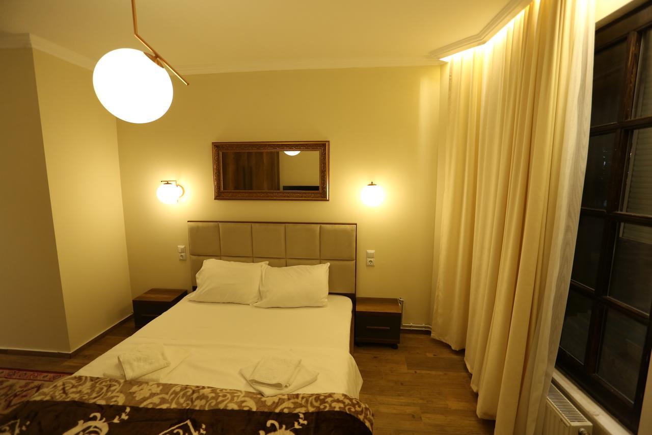 Saray Hotel Prizren Luaran gambar