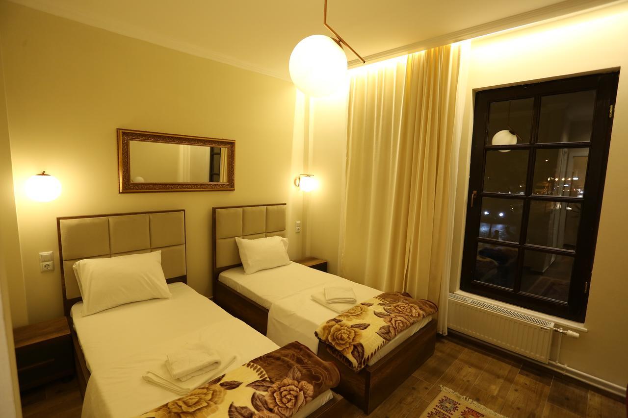 Saray Hotel Prizren Luaran gambar