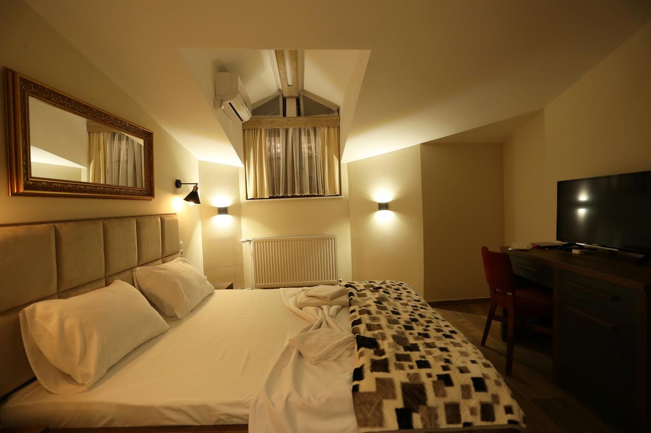 Saray Hotel Prizren Luaran gambar