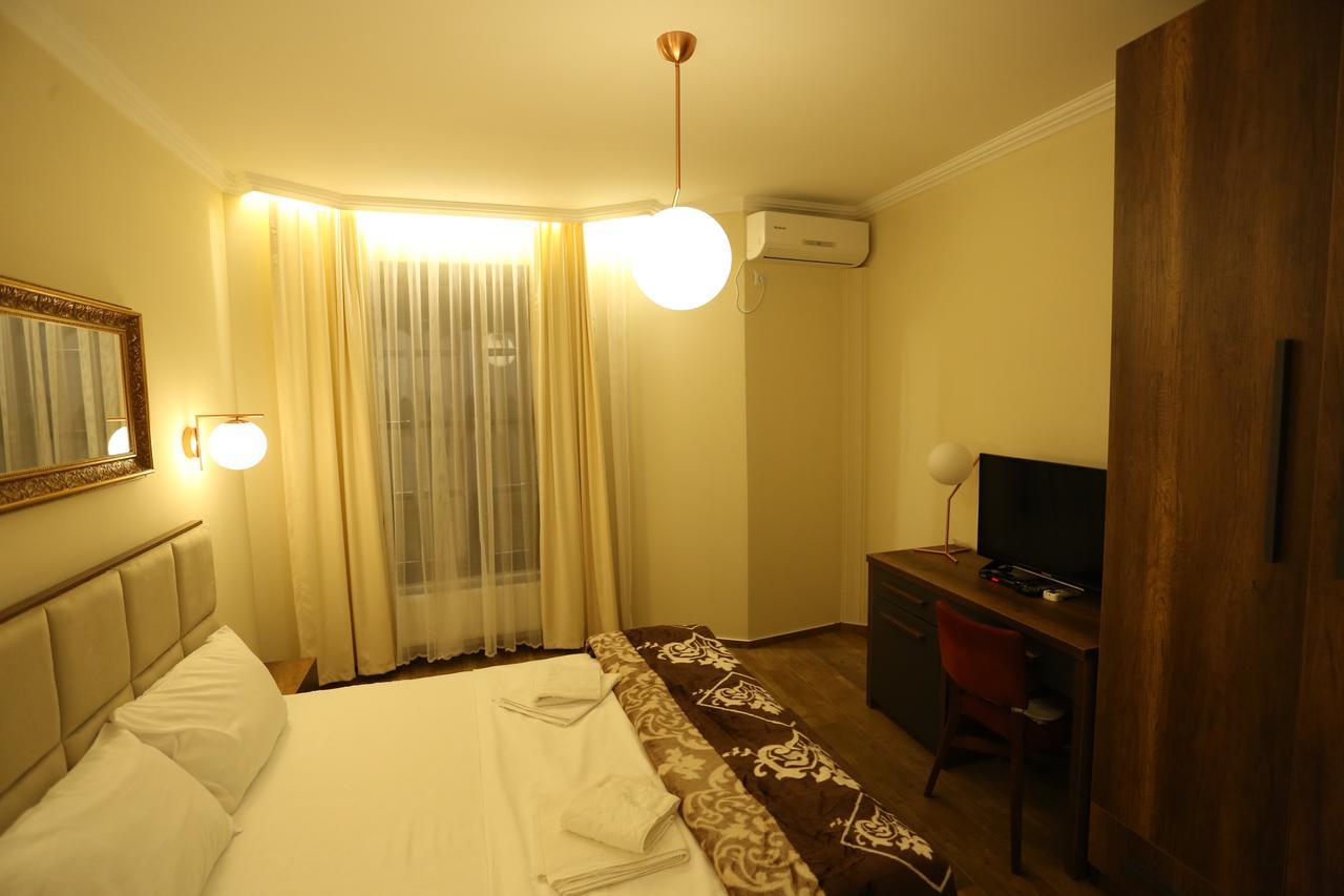 Saray Hotel Prizren Luaran gambar