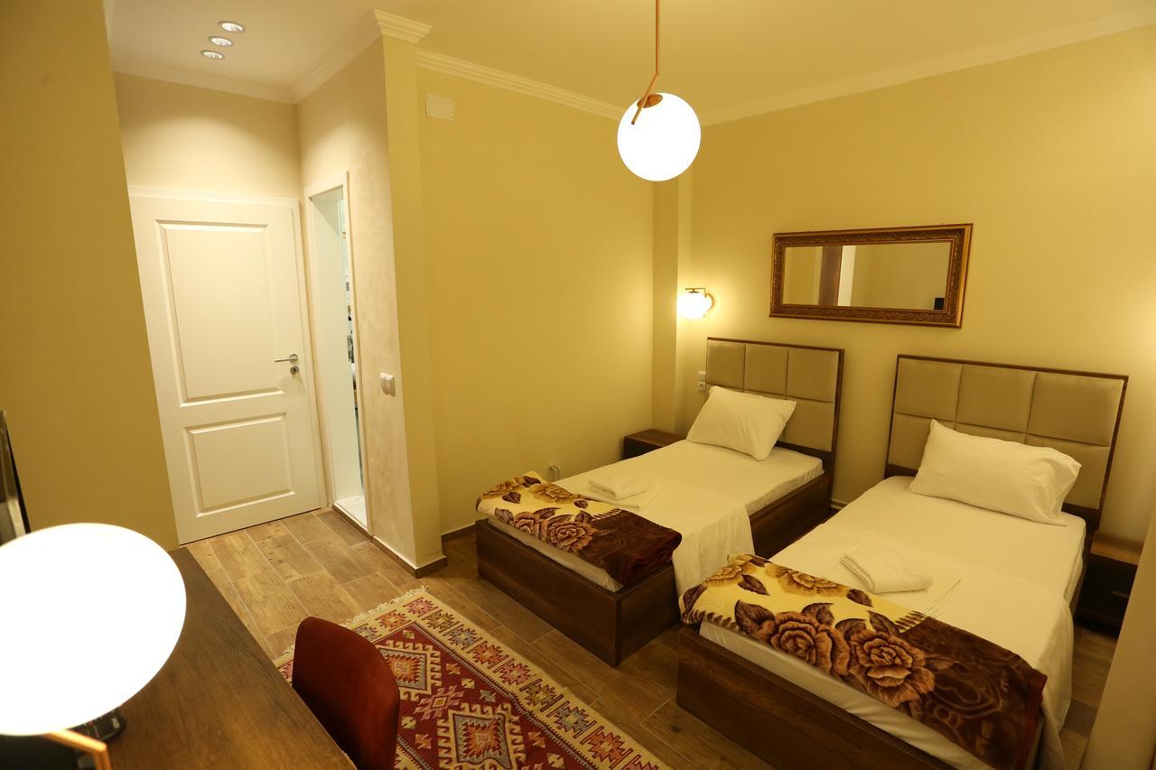 Saray Hotel Prizren Luaran gambar